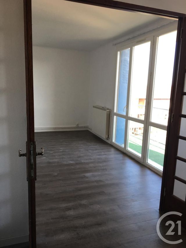 Appartement F4 à louer - 4 pièces - 90.0 m2 - CUGNAUX - 31 - MIDI-PYRENEES - Century 21 Partenaire Immobilier Appartement F4 à louer - 4 pièces - 90.0 m2 - CUGNAUX - 31 - MIDI-PYRENEES - Century 21 Partenaire Immobilier