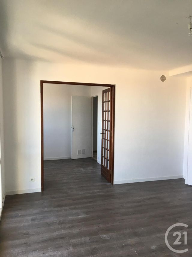 Appartement F4 à louer - 4 pièces - 90.0 m2 - CUGNAUX - 31 - MIDI-PYRENEES - Century 21 Partenaire Immobilier Appartement F4 à louer - 4 pièces - 90.0 m2 - CUGNAUX - 31 - MIDI-PYRENEES - Century 21 Partenaire Immobilier