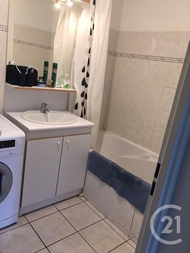 Appartement F2 à louer - 2 pièces - 46.76 m2 - CUGNAUX - 31 - MIDI-PYRENEES - Century 21 Partenaire Immobilier Appartement F2 à louer - 2 pièces - 46.76 m2 - CUGNAUX - 31 - MIDI-PYRENEES - Century 21 Partenaire Immobilier
