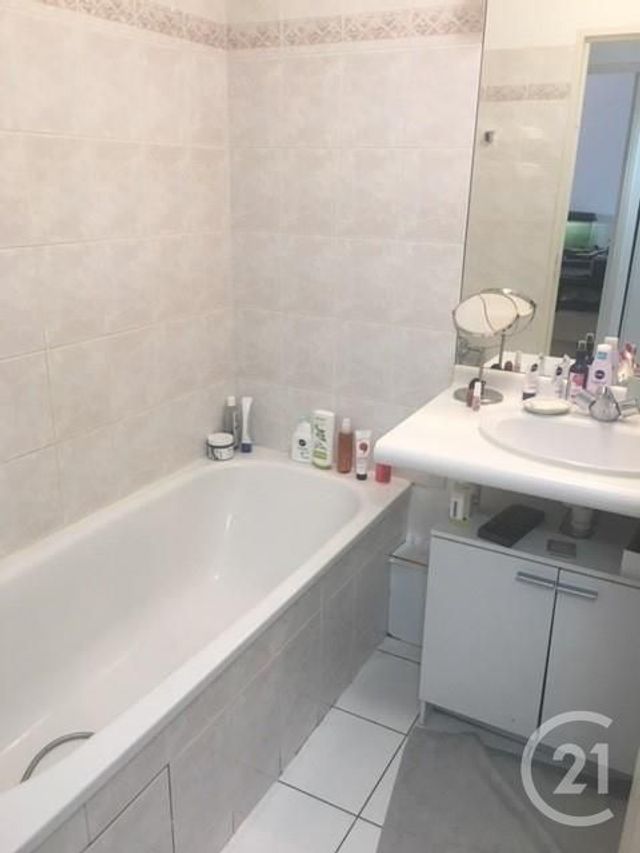 Afficher la photo en grand appartement à louer - 2 pièces - 47.44 m2 - CUGNAUX - 31 - MIDI-PYRENEES - Century 21 Partenaire Immobilier