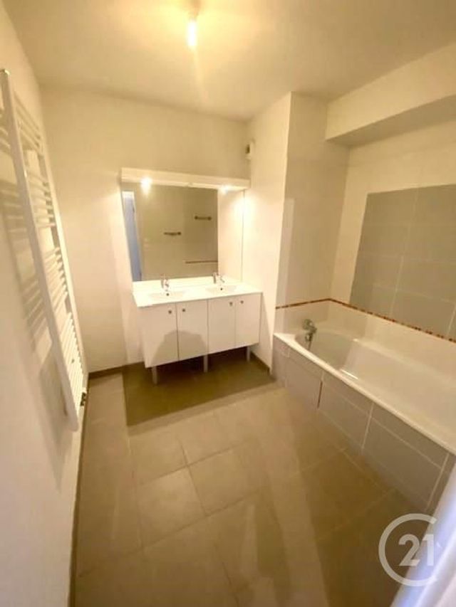 Appartement T4 à vendre - 4 pièces - 79.7 m2 - CUGNAUX - 31 - MIDI-PYRENEES - Century 21 Partenaire Immobilier