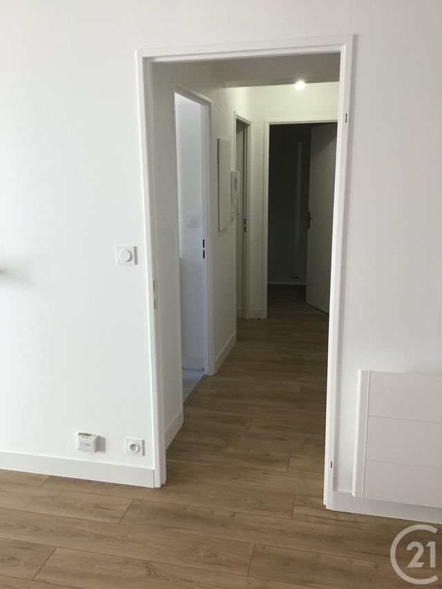 Afficher la photo en grand Appartement F2 à louer - 2 pièces - 50.0 m2 - VILLENEUVE TOLOSANE - 31 - MIDI-PYRENEES - Century 21 Partenaire Immobilier