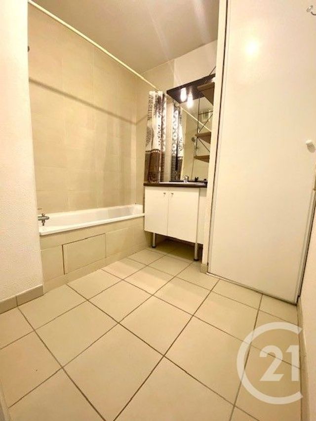 Appartement F3 à louer - 3 pièces - 64.57 m2 - CUGNAUX - 31 - MIDI-PYRENEES - Century 21 Partenaire Immobilier